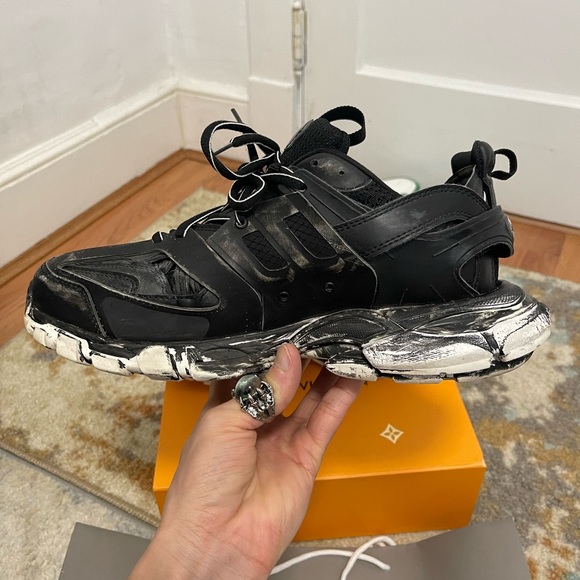 EUC Men’s Size 9 (Euro Sz 42) Balenciaga’s Track 2 Sneakers In Faded Black Color - Picture 9 of 16